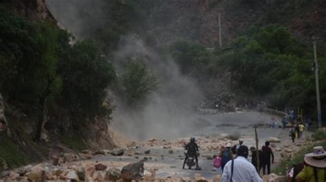 Bloqueadores Detonan Un Cerro Para Cerrar Por Completo La V A Al