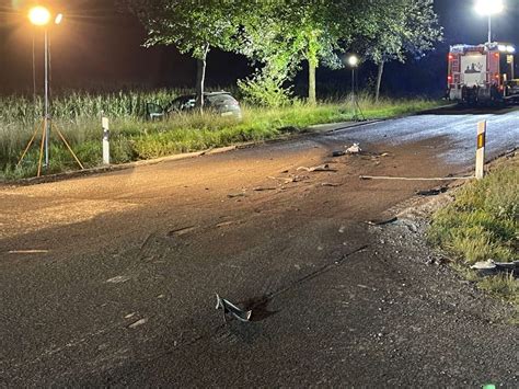 Unfall Fahrer ignoriert Straßensperre zwei Schwerverletzte Rehau