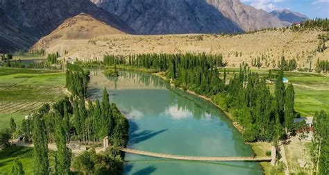 Valle Intacto Ghizer En Las Montañas Del Hindu Kush Al Norte De