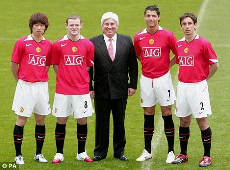 united   laughing     bank   shirt sponsors aig