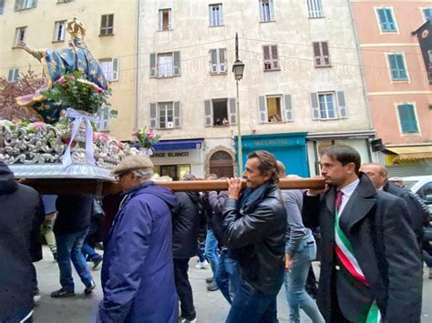 Il Sindaco Di La Maddalena Porta La Santa Di Ajaccio