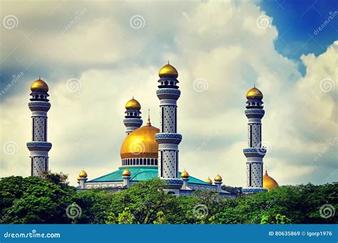 The Beautiful View Of Jame Asr Hassanil Bolkiah Mosque With Green