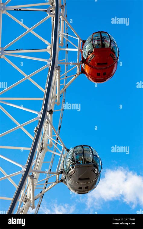 London Eye capsule Stock Photo - Alamy