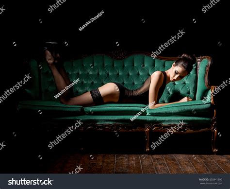Sexy Beautiful Woman Erotic Lingerie Stockings库存照片530941390 Shutterstock