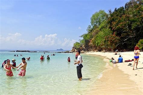 Tunku Abdul Rahman National Park Snorkeling Trip