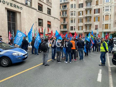 Savona In Piazza Contro Le Morti Bianche Si Muore Come 50 Anni Fa