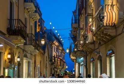 10 Taormina Sicily Nightlife Stock Photos, Images & Photography ...