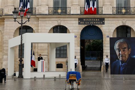 Emmanuel Macron Robert Badinter Votre Nom Devra S Inscrire Au