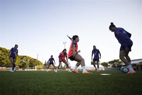 Ministra Ana Moser Embarca Rumo à Copa Do Mundo De Futebol Feminino — Secretaria De Comunicação