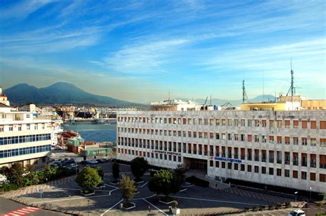 Corruzione A Napoli Indagati Medici E Dipendenti Della Capitaneria Di