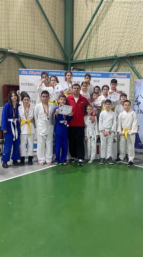 Tinerii și foarte tinerii sportivi judoka de la C S Crossgym Odobești