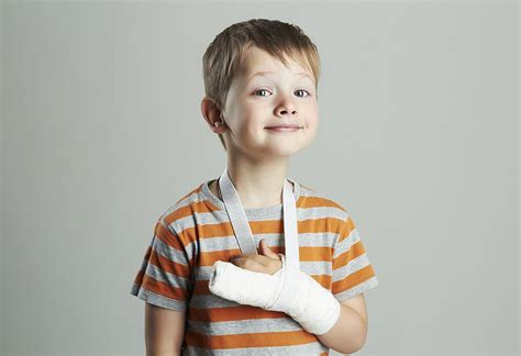 How to Take Care of Your Kid With a Cast?