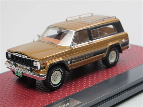 Matrix Jeep Cherokee Chief SJ 1980 1983 Braun Metallic 1 43 NEU