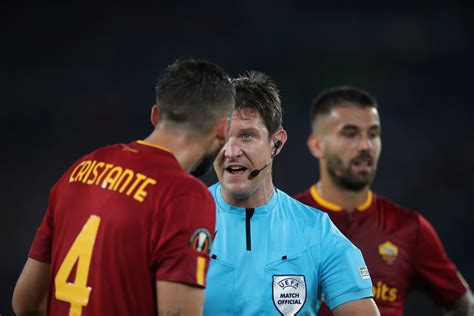 Roma Betis 1 2 La Moviola Dei Quotidiani Jug In Bambola Ok Il Rigore