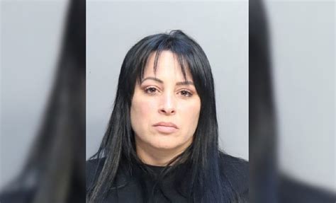 Cubana De Hialeah Es Arrestada Por Fraude De Casi D Lares Al