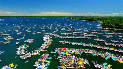 4th Of July Weekend In Okoboji Iowa 9gag