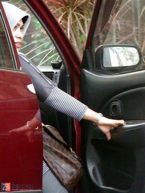 Magnificent Chick In Hijab ZB Porn