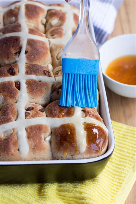 Apple And Sultana Hot Cross Buns Grab Your Spork Grabyourspork
