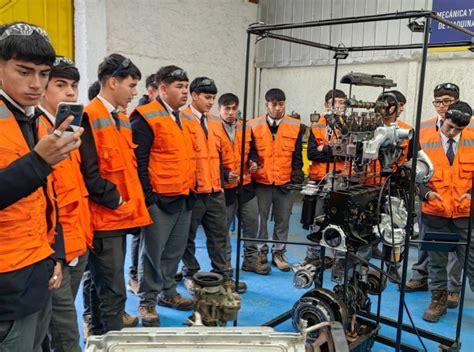 Alumnos Del Colegio Salesianos De La Serena Visitaron El Cft Juan Bohon