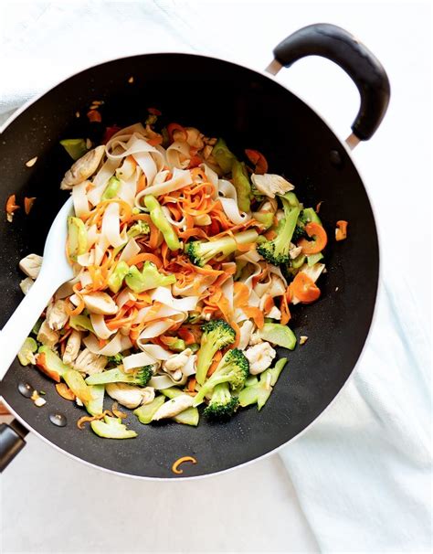 Chicken Stir Fry with Broccoli + Carrot Noodles | Kids Eat by Shanai