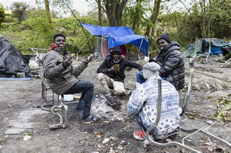 D C S De Migrants Dans La Manche Deux Hommes Inculp S Au Royaume Uni