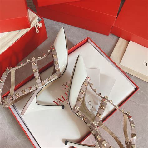 Replica Valentino Rockstud Caged Pumps Mm In White Patent Leather