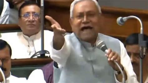 After Nitish Kumar S Outburst Against Manjhi On Camera Tejashwi Yadav