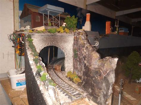 Building model railroad tunnels - Model railroad layouts plansModel railroad layouts plans