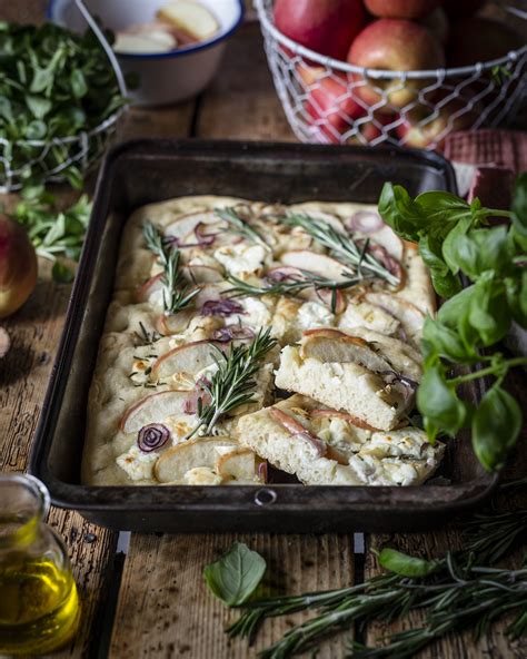 Italienische Focaccia mit Ziegenkäse Italienisches Fladenbrot Klara