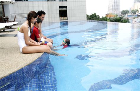 Infinity Edge Swimming Pool