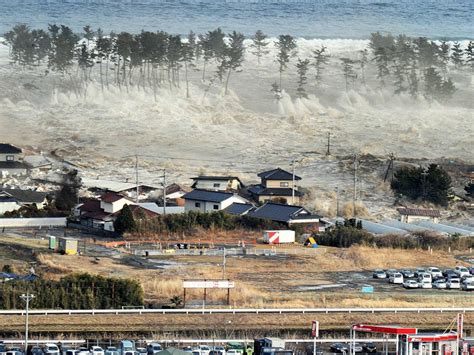 Tsunami Pictures: Epic Waves, Earthquake Shock Japan