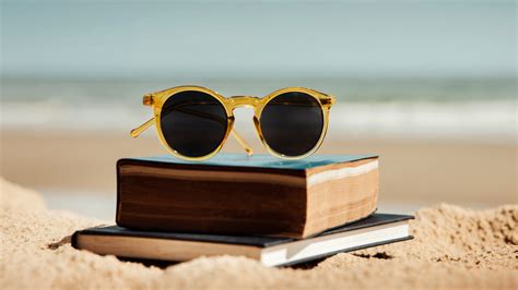 5 Books That Must Go On Your Beach Vacation Reading List