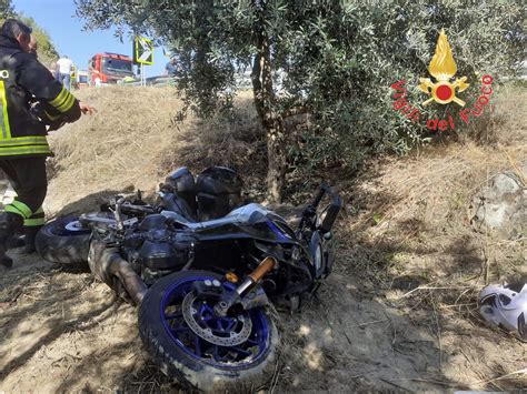 Caccuri Incidente Sulla Statale Muore Un Motociclista Gazzetta