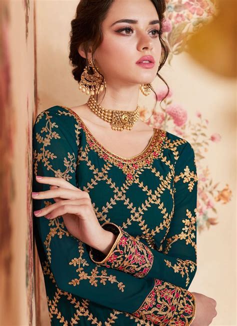 Pin By Jyoti Naik On Beautiful Pakistani Suits Indian Fashion