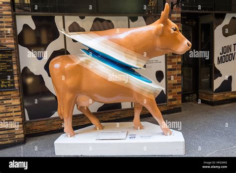 Dairy Cow Statue High Resolution Stock Photography And Images Alamy