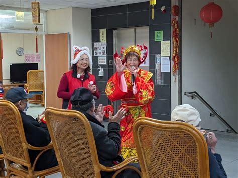 板橋榮家陳桂美主任扮女財神 祝福長輩龍年萬事豐盛 國軍退除役官兵輔導委員會 板橋榮譽國民之家