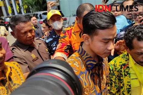 Usai Diusung Jadi Cawapres Gibran Sambangi Markas Golkar