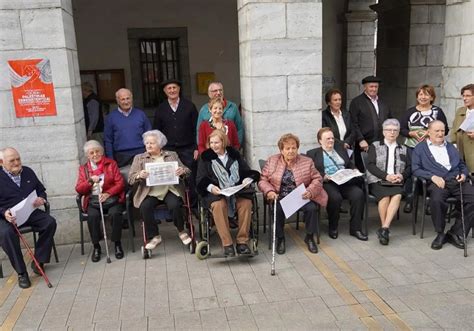 Baztan Bortziriak El Club De Jubilados San Ferm N De Lesaka Homenajea