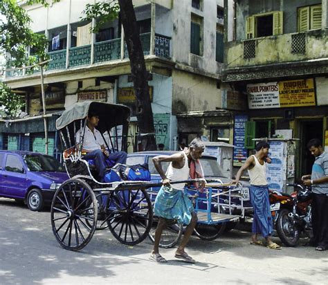 Riksha in the road in Calcutta, India image - Free stock photo - Public Domain photo - CC0 Images