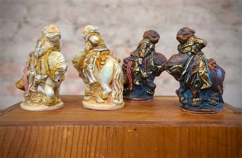 Original Studio Anne Carlton alice in Wonderland Chess Set