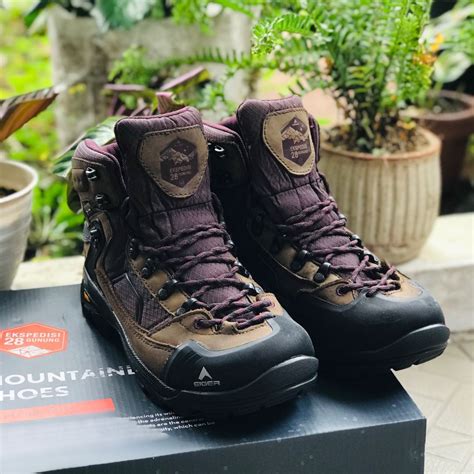 Sepatu Gunung Eiger Pollock 20 Ekspedisi 28 Gunung Fesyen Pria Sepatu Lainnya Di Carousell