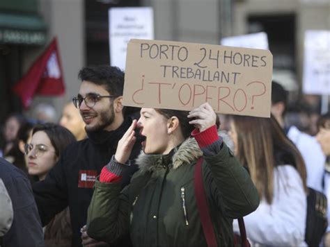 Els Metges Porten La Protesta A Sant Jaume I Al Parlament El Segon Dia