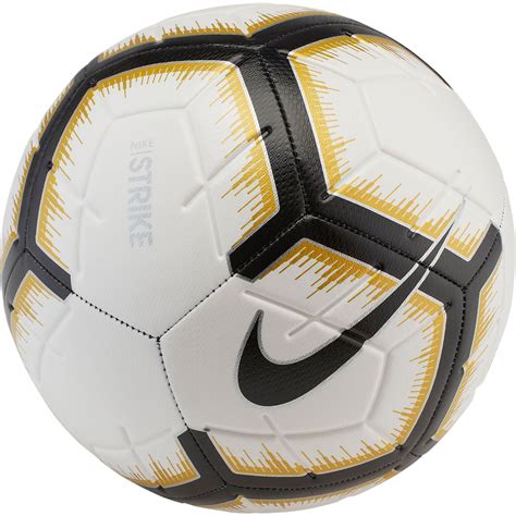 Futsal Ball Vs Soccer Ball - Glen Gilman