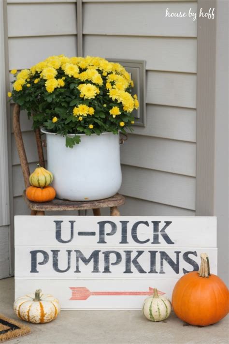 Decorating A Small Front Stoop For Fall House By Hoff