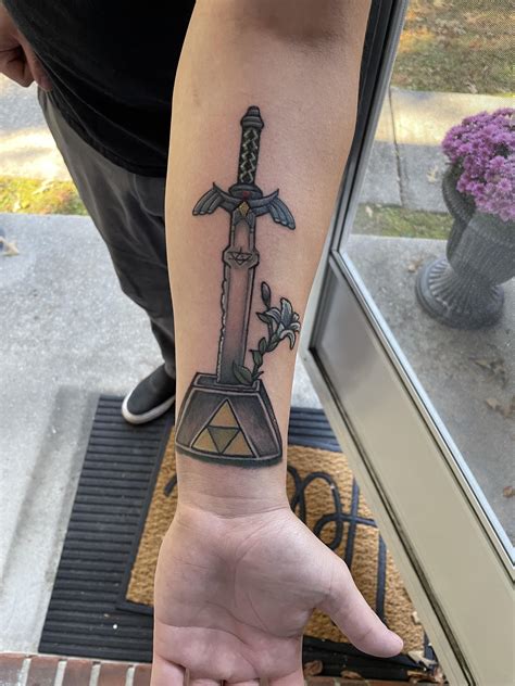 Master sword tattoo I got yesterday : r/legendofzelda