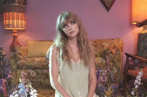 Lirik Lagu Lavender Haze Taylor Swift Lengkap Dengan Terjemahannya