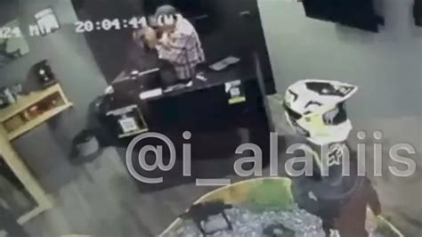 Video Gerente de Fox Store en Naucalpan agrede a empleada Fiscalía