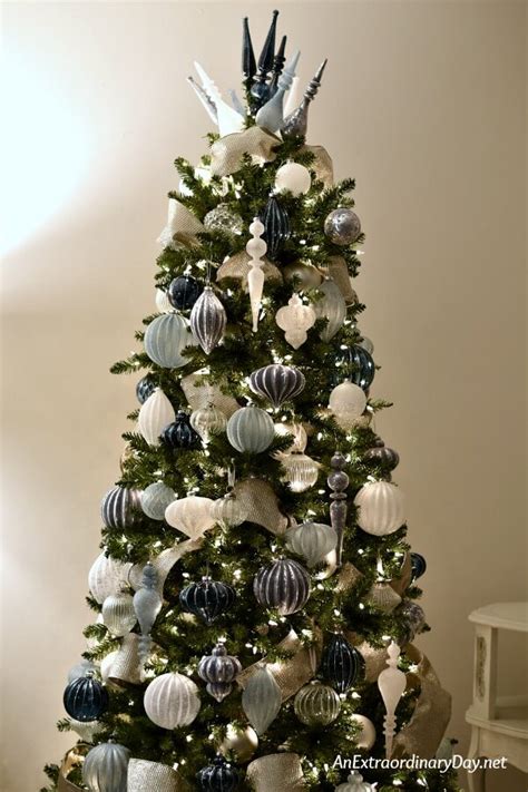 How To Decorate A Stunning Blue And Silver Christmas Tree An