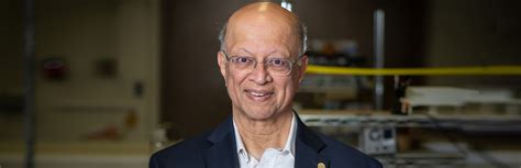 Winnaar Van De Amerikaanse Nationale Medaille Dr Ashok Gadgil