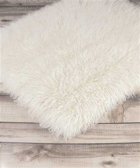 FlokatiRug White Solid Color Shag Rug 3 from the Flokati Rugs ...